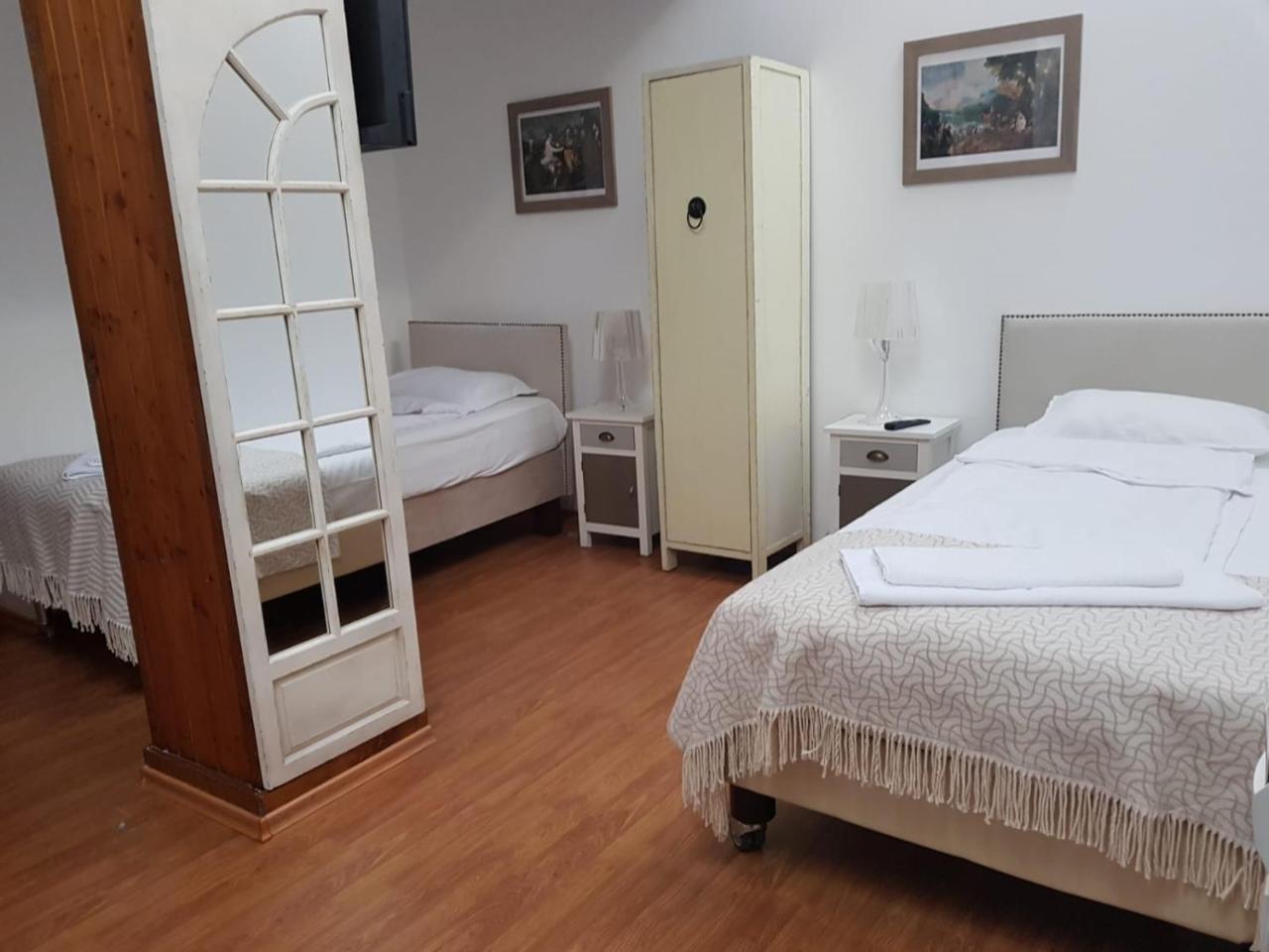 Nonna Mia Hotel Bucharest Exterior photo